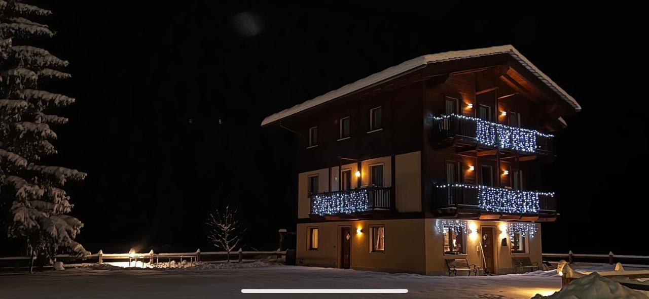 Villa Americana Chambres D'Hotes Champoluc Bagian luar foto
