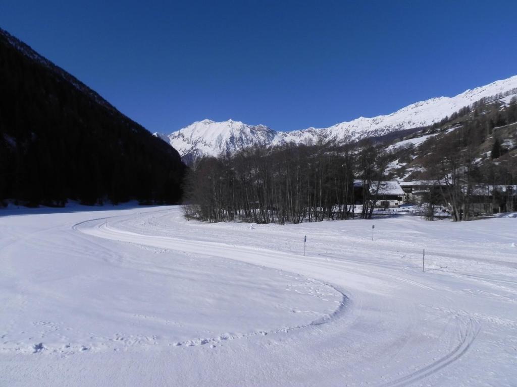 Villa Americana Chambres D'Hotes Champoluc Bagian luar foto