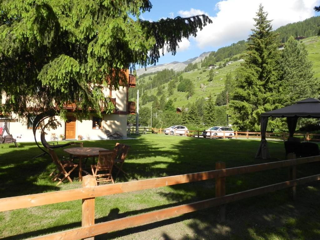 Villa Americana Chambres D'Hotes Champoluc Bagian luar foto