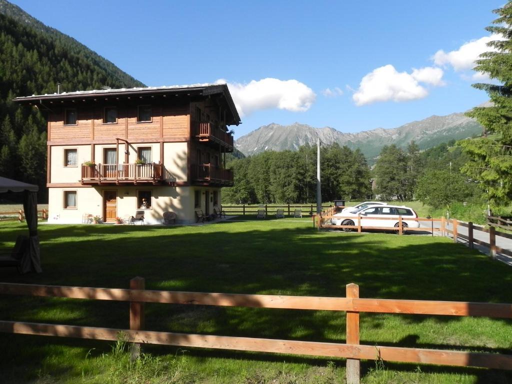 Villa Americana Chambres D'Hotes Champoluc Bagian luar foto