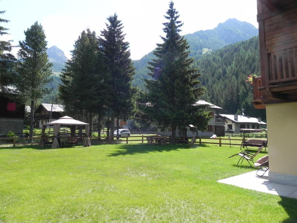Villa Americana Chambres D'Hotes Champoluc Bagian luar foto