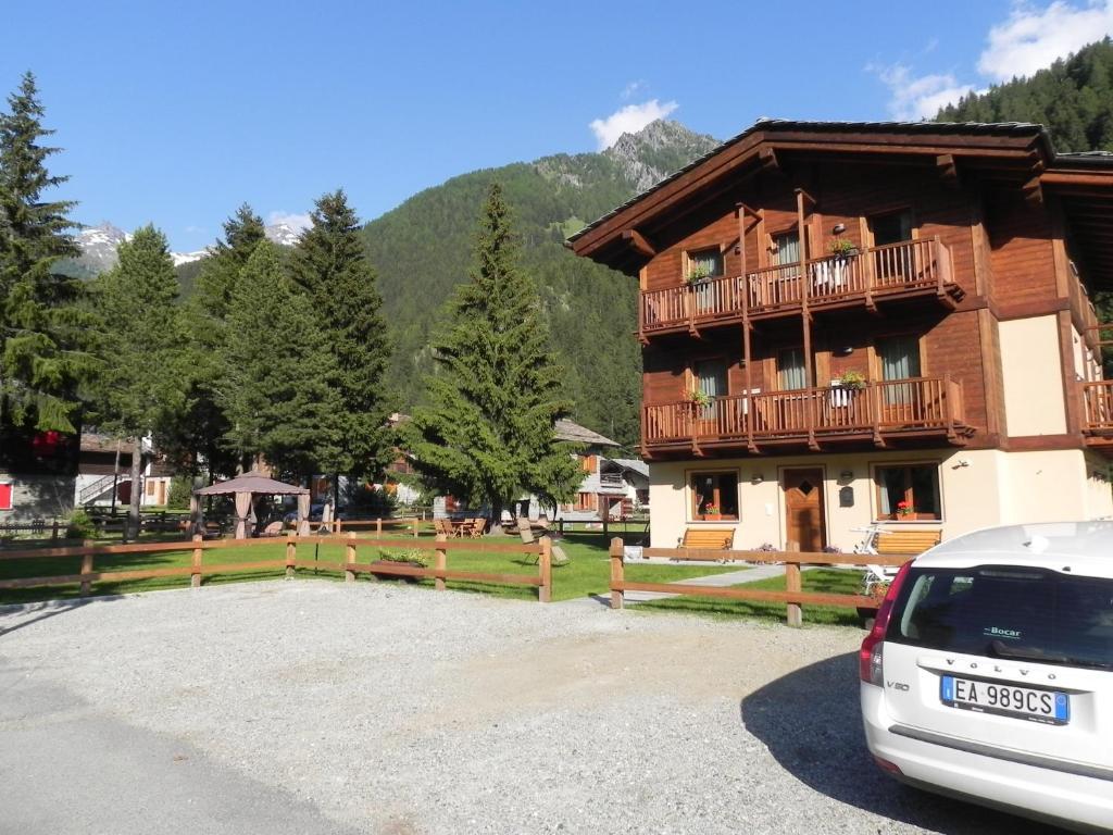 Villa Americana Chambres D'Hotes Champoluc Bagian luar foto