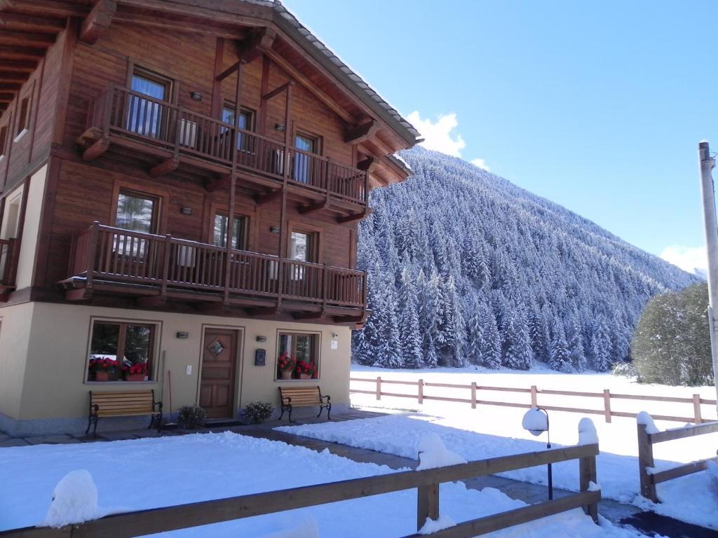 Villa Americana Chambres D'Hotes Champoluc Bagian luar foto