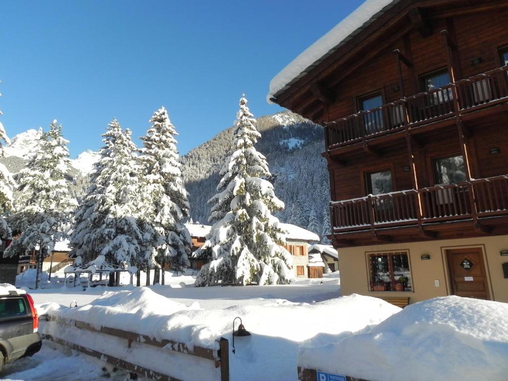 Villa Americana Chambres D'Hotes Champoluc Bagian luar foto