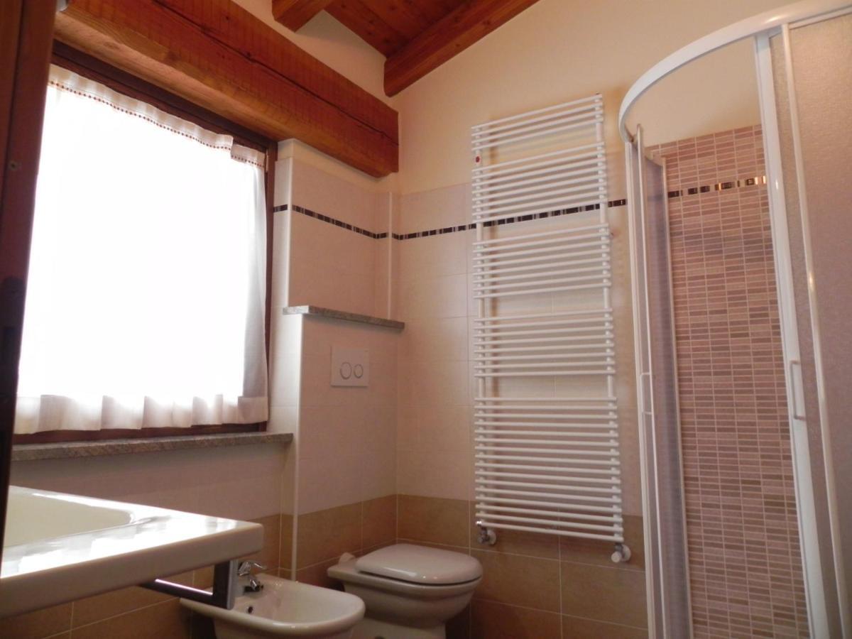 Villa Americana Chambres D'Hotes Champoluc Ruang foto